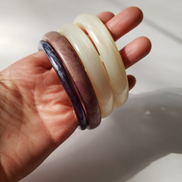 4 Vintage Bangle Bracelets - Picture 7 of 7